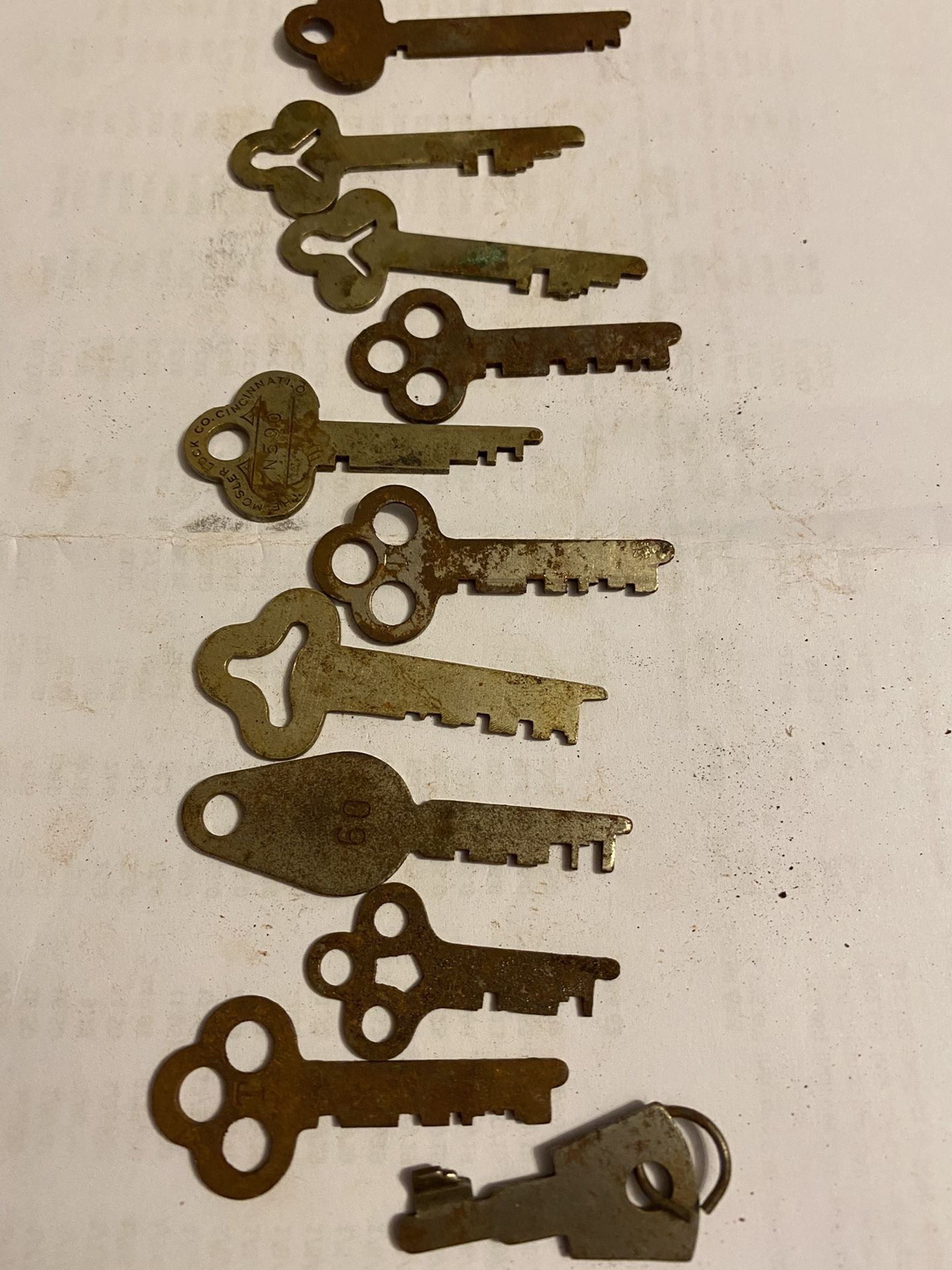 Lot of 10 flat keys 2” long