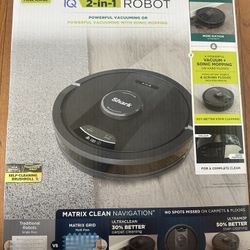 Shark Matrix 2-in-1 Robot Vacuum & Mop with No Spots Missed on Carpets & Hard Floors, Precision Home Mapping, Perfect for Pet Hair, WIFI, RV2400WD