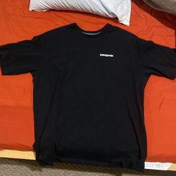Patagonia Shirt Size Medium Black