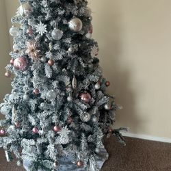 7ft christmas tree with snow