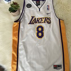 Lakers Kobe #8 Jersey XL Youth L Women’s 