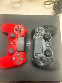 ps4 w two controllers