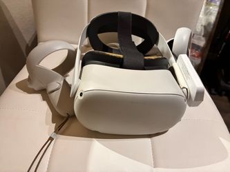 Meta Quest 2 - W/ Battery Pack