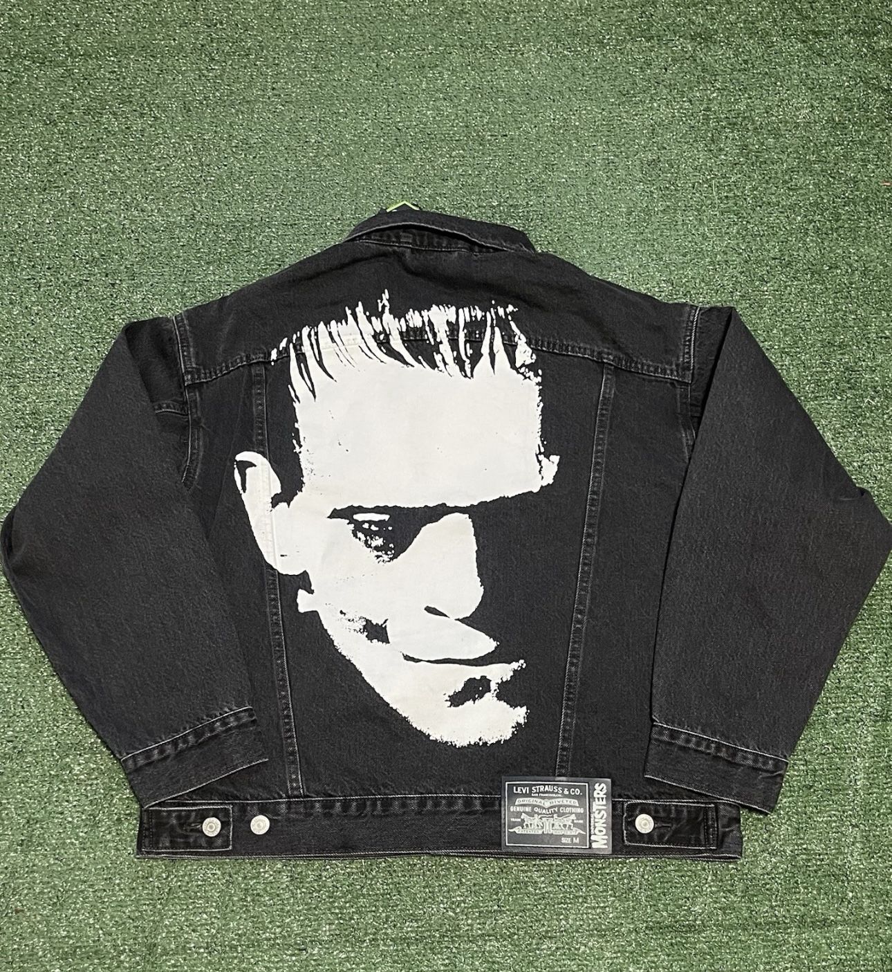 Levi's × Universal Monsters ブラックデニムジャケット Levi's（リーバイス）の「Levi's/リーバイス X UNIVERSAL