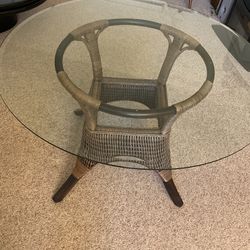 45” Table round beveled glass rattan & wicker base