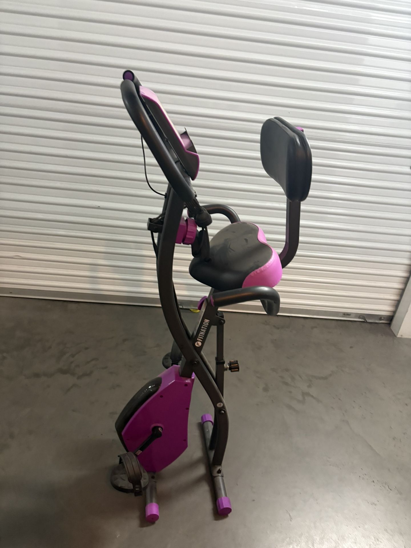 Adjustable exercising bike