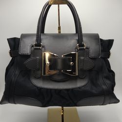 Gucci Black Dialux Queen Large Gold Buckle Detail