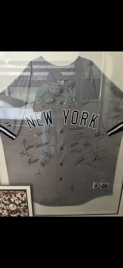 TEAM SIGNED NEW YORK YANKEES JERSEY COLLECTORS WITH CERTIFICATION 