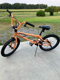 Mongoose stunt bike