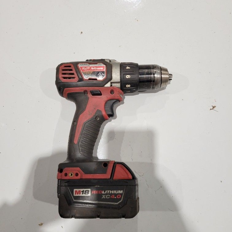 Milwaukee M18 Drill. Xc 4.0 Battery Charger And Bag