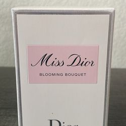 Miss Dior perfume