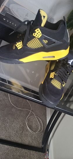 Air Jordan 4 Retro "Thunder 2023"