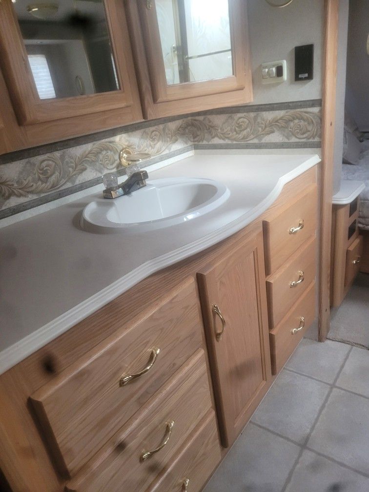34' 2004 Motorhome