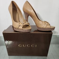 Gucci Leather Camel Size 8