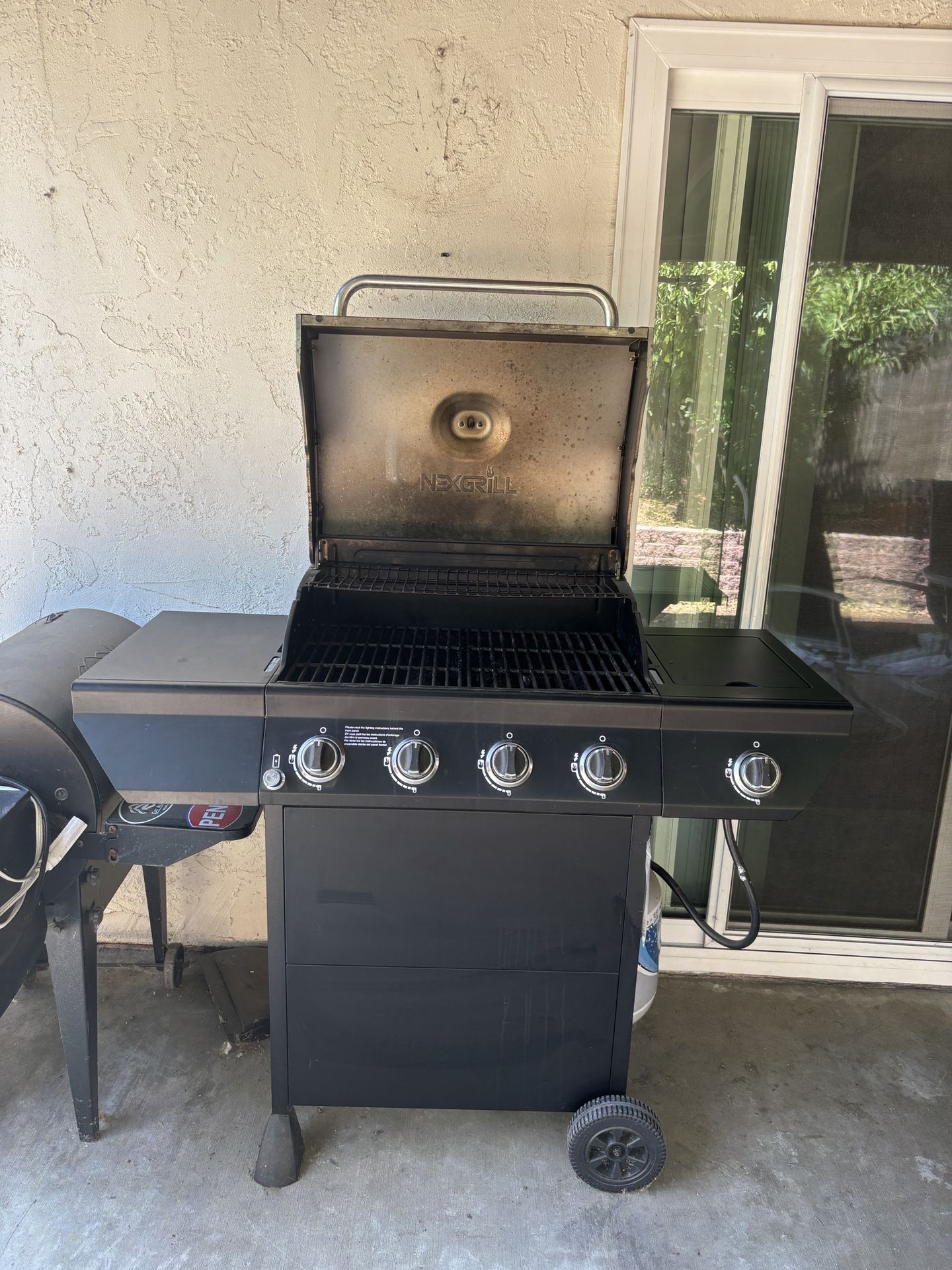 BBQ Grill With Side Burner