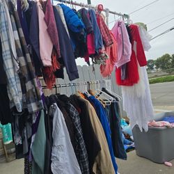 Yard Sale  Viernes Y Sabado 32 S Madeira Ave Salinas 