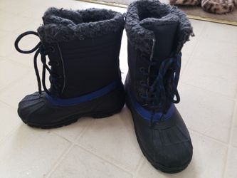 Boys snow boots size 11