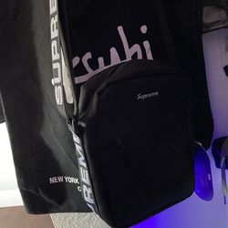 Supreme shoulder shop bag ss18 fake