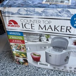 Counter Top ice Maker.  Igloo 