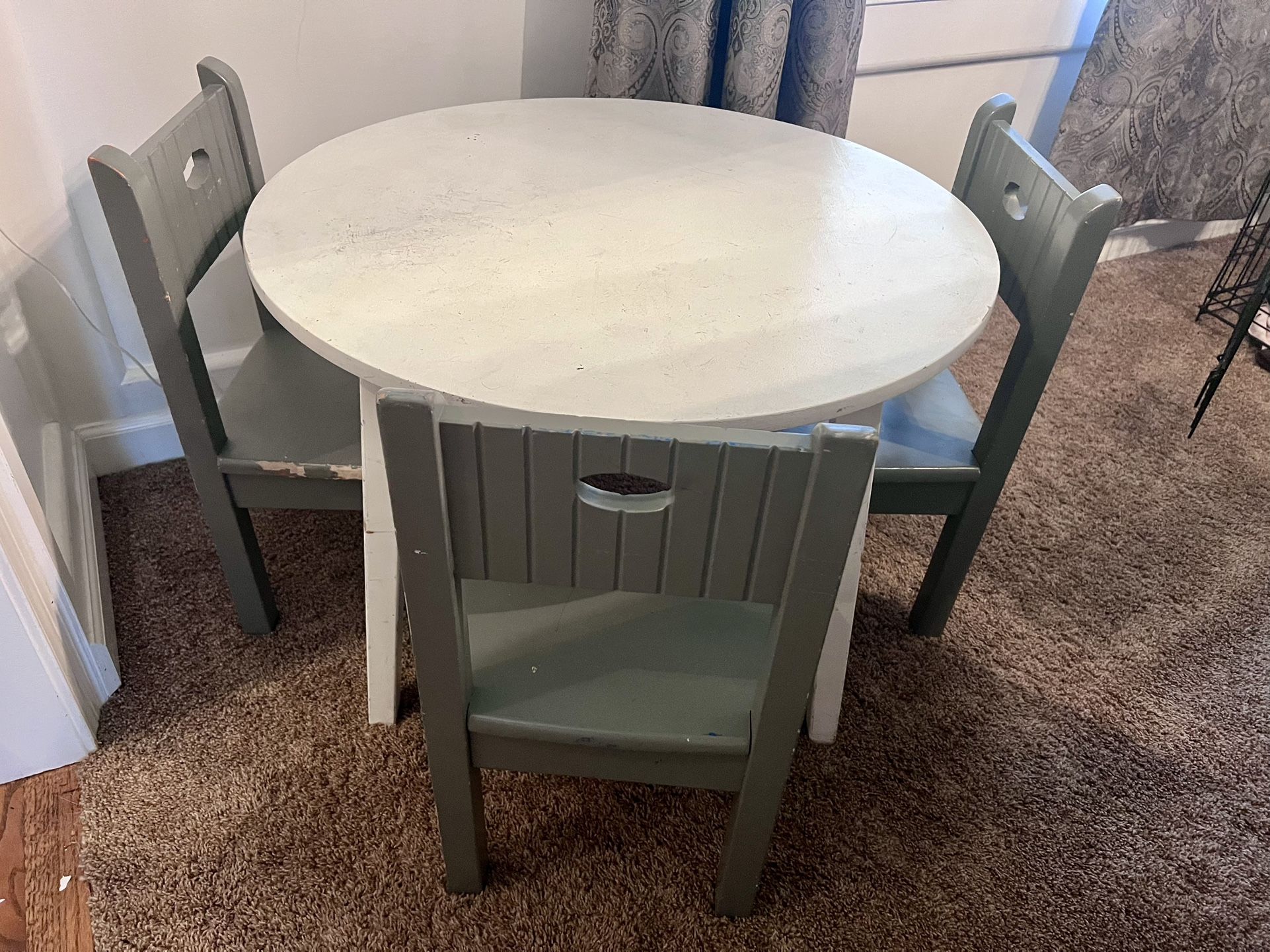 Kids Table & 3 Chairs
