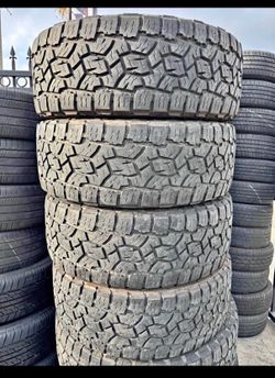 🔱🌀 35 x 12 50 R 18 Toyo At en perfectas condiciones de Vida