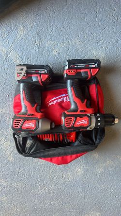 Milwaukee M18 Drill & Impact Driver Combo Kit