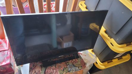 32in SONY tv's FOR 50 total