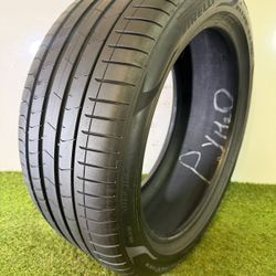 V272   275 40 20 106W  Pirelli Pzero  Run Flat  One Used Tire 80% Life 