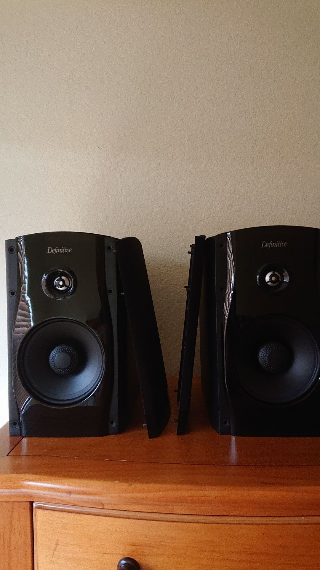 Definitive Technology Studio Monitor55 for Sale in Miromar Lakes, FL