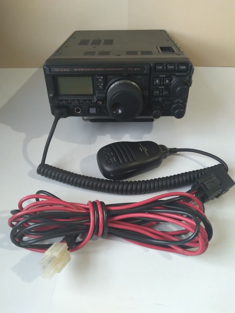 Yaesu FT-897 CB/ham/broadband Radio