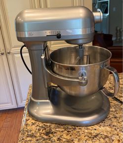 KitchenAid 6 quart Bowl-Lift stand mixer