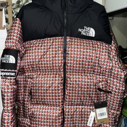 Supreme The North Face Studded Nuptse Jacket