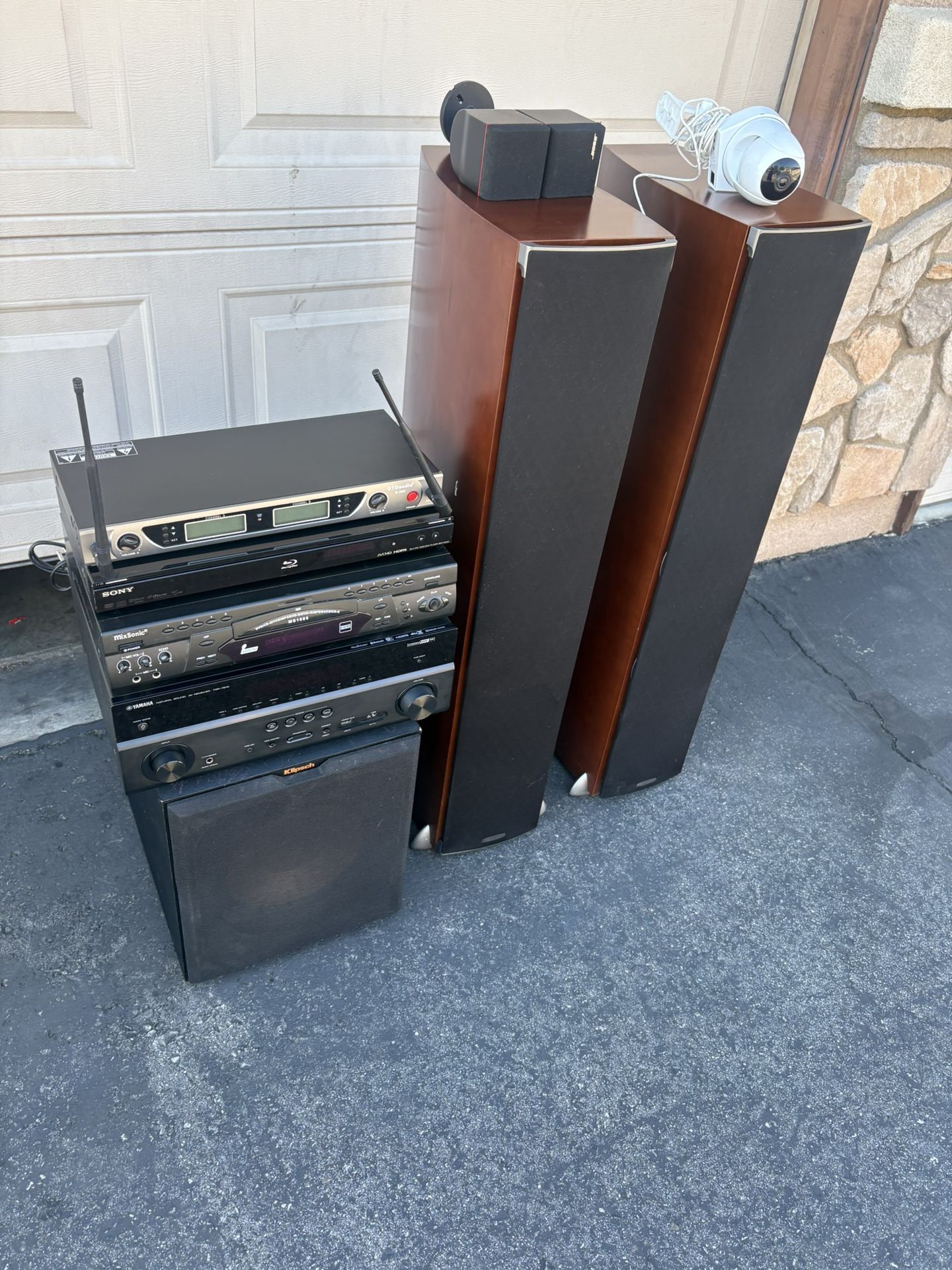 High-End Sound System And Karaoke Set Up For Home