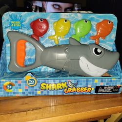 *NEW SHARK GRABBER GREAT WATER FUN