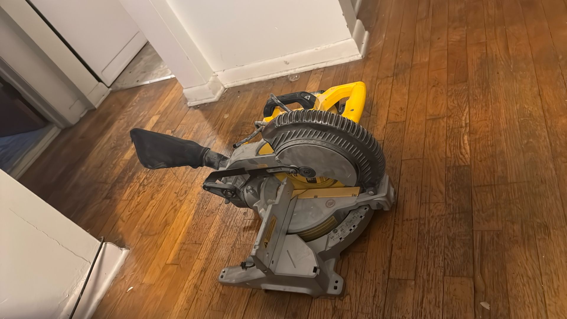 Dewalt 10in Miter Saw DWS713