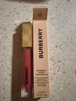 The Burberry Kisses Liquid Matte Lipstick (Shade 31 Blush Pink)