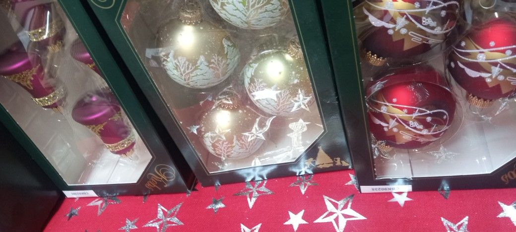 New Assortment Of Christmas Ornament 5 Per Box High Quality Very Detailed