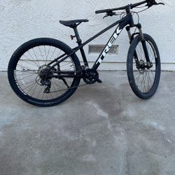 Trek Marlin 5 Mountain Bike 