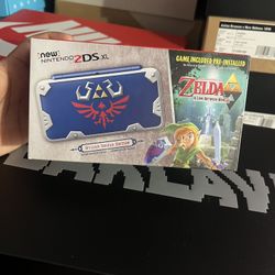 Nintendo 2DS XL Hylian Shield Edition (mint Condition) 