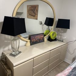 Broyhill Queen Bedroom Set