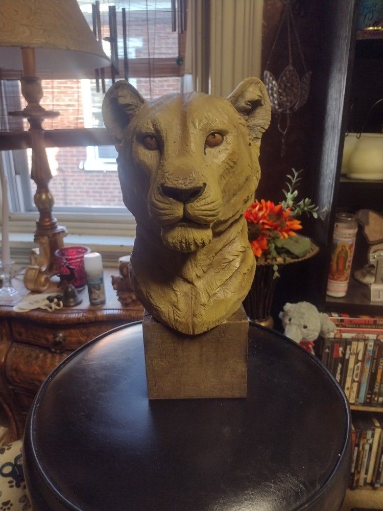 Lion Bust Statue