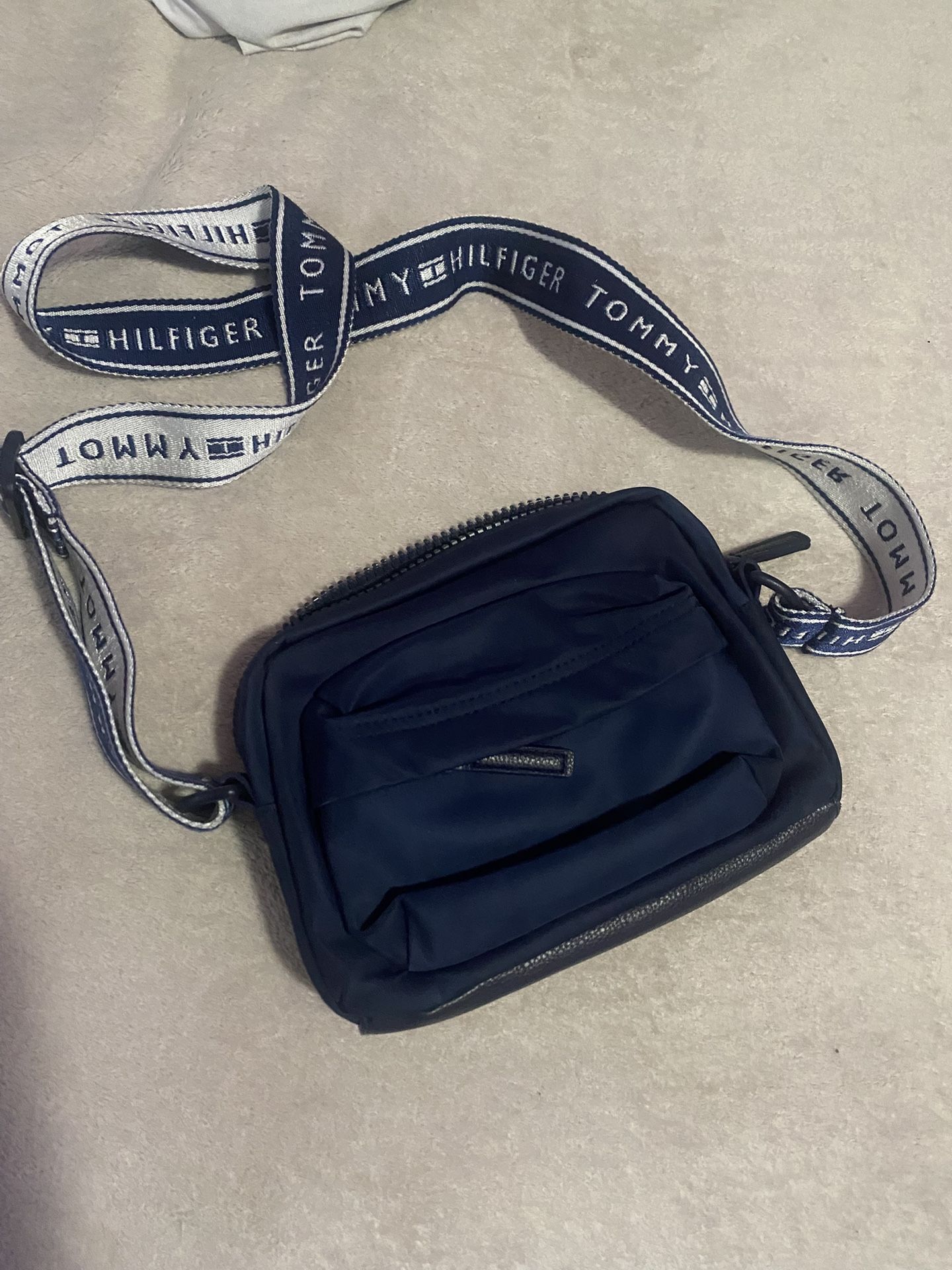 Tommy Hilfiger BodyCross Purse