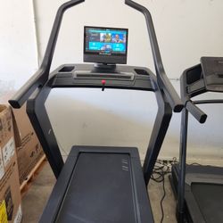 Nordictrack X16 incline trainer Treadmill- 40% incline - 2000$ 
