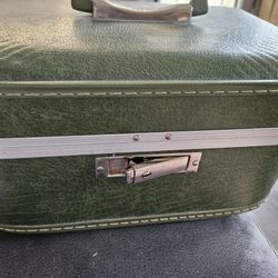 VINTAGE overnight/train case