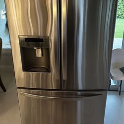 Frigidaire Refrigerator 