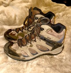 Men’s Merrell Hiking Boots Size 8.5