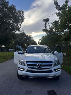 Mercedes-Benz GL-Class SUV White