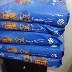 Pick Up Only !!! Friskies 22 Lb Bags Dry Food