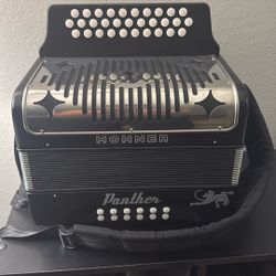 Hohner Panther Accordion FBbEb (Fa)