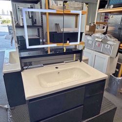 SALE!! New In Box 32" Black Or White Floating Bathroom Vanity w/ Sink & Medicine Cabinet